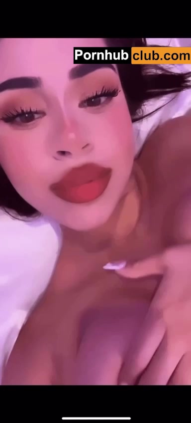 Melissa Gastelum/Melissagstm undress showing off her topless!!!