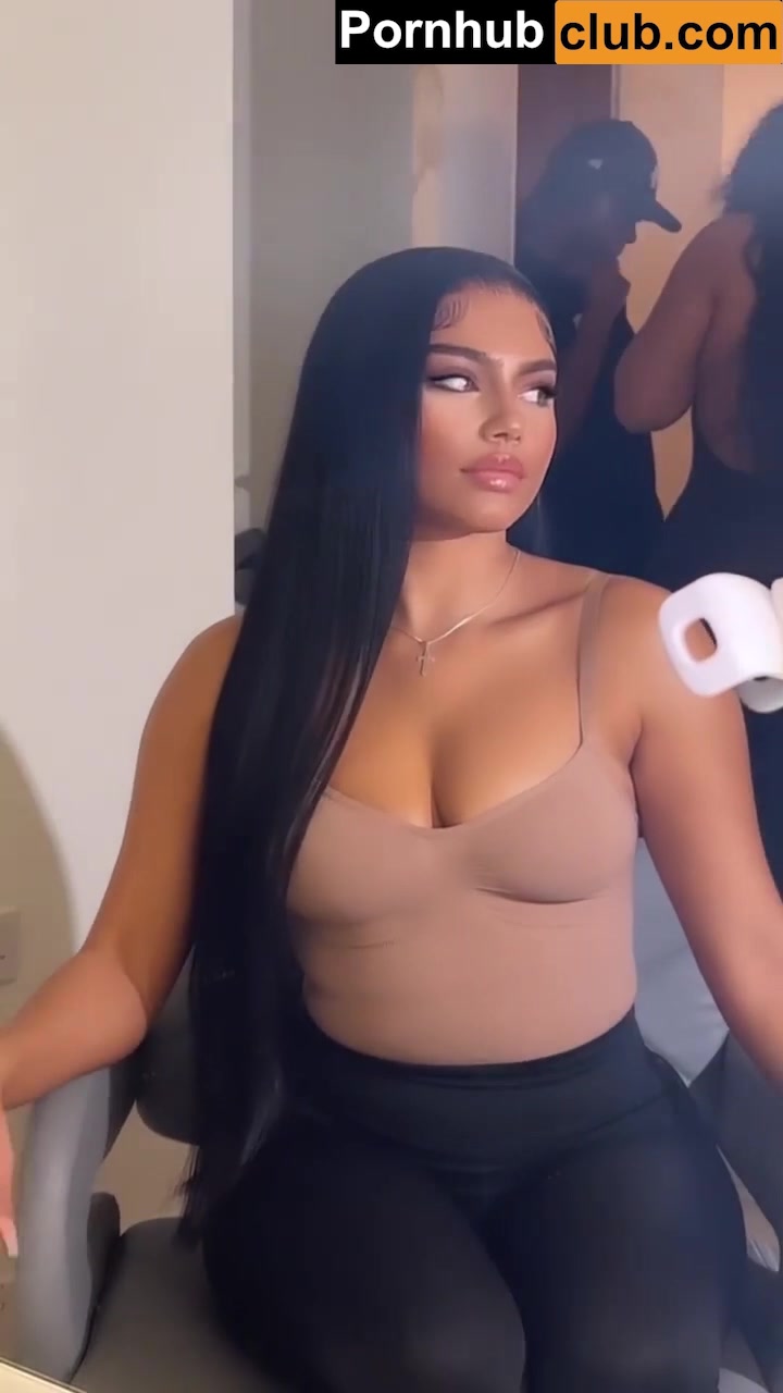 Tennessee Thresher – Beautiful angel shows off her big tits!!!