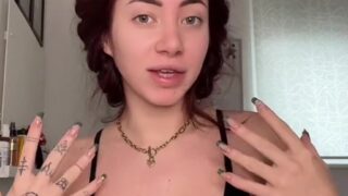 Nika Ilcic (@Nikanou) Onlyfans showing off her big breasts!!!