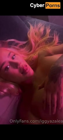 Iggy Azalea Onlyfans nude showing off her big breasts!!!