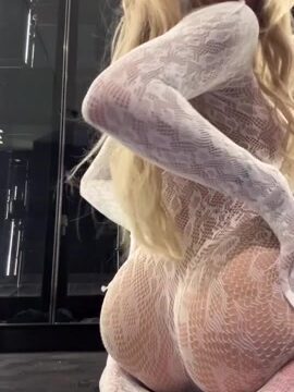 Breckie Hill Onlyfans new video showing off her body!!!