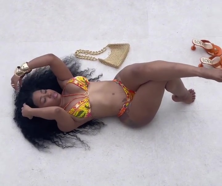 Yung Miami’s new video shows off her body at the pool!!!