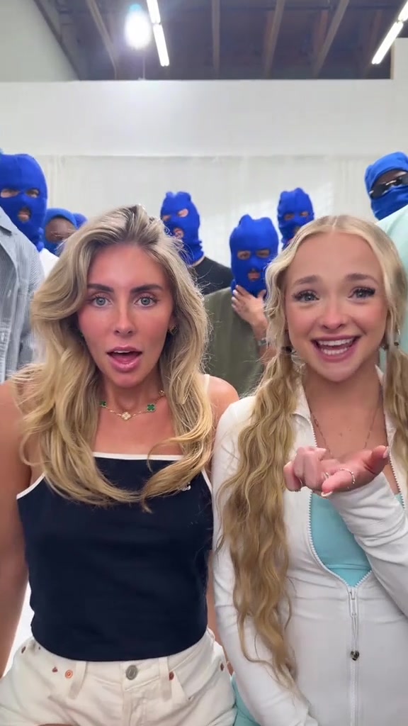 Bonnie Blue and Julia Filippo – Porn video with 100 men!!!