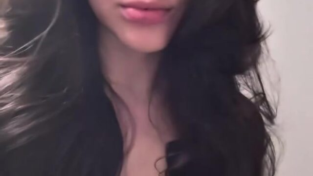 PrincessFromBabylon Onlyfans showing off her huge breasts!!!