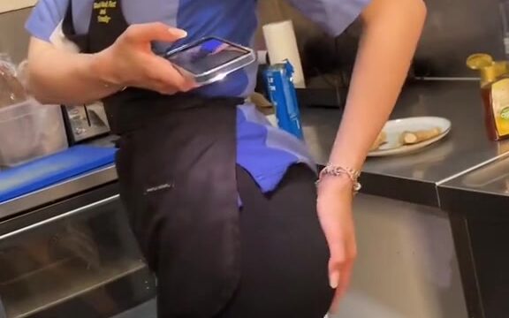 Butteronshift New Porn Video Shows Off Her Big Butt