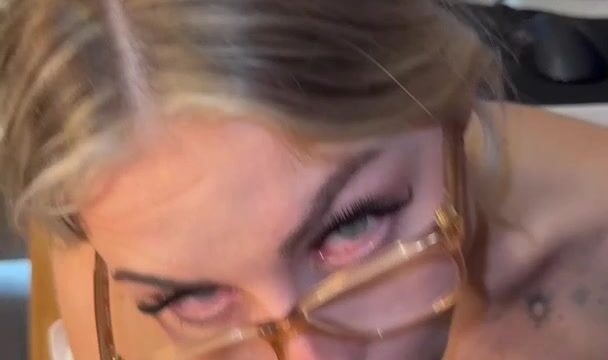 Soley Urs – She Wants Sex While I Play Games