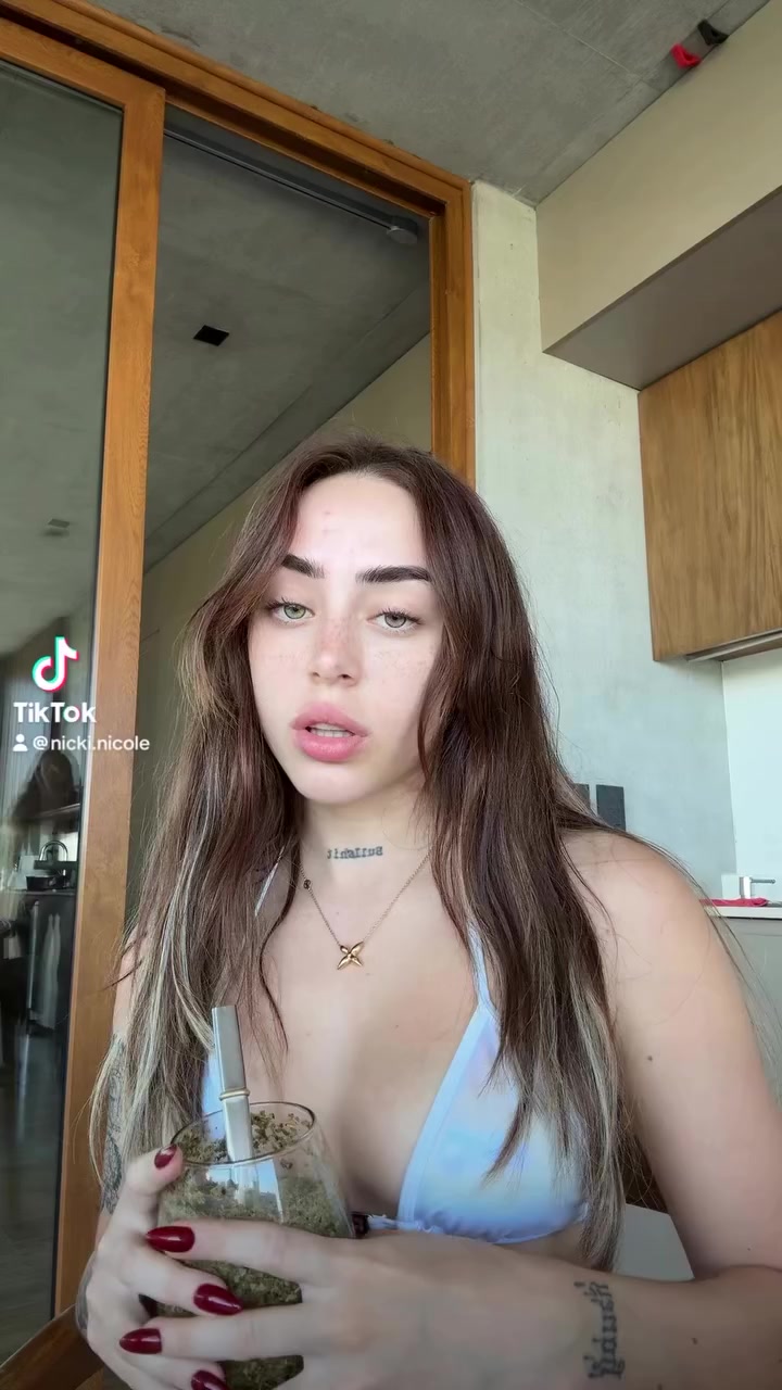 Nicki Nicole – Beautiful Angel Shows Off Her Big Boobs